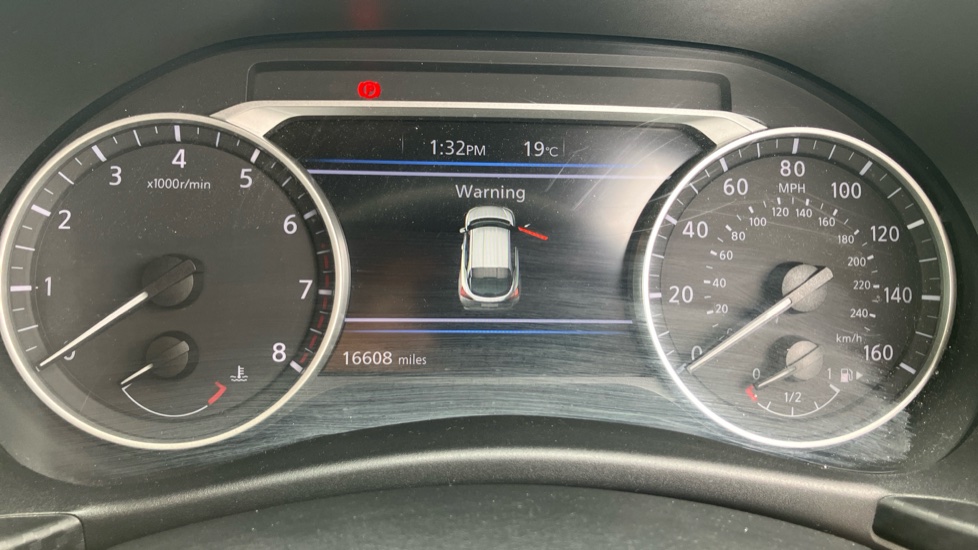Nissan Juke 1.0 DiG-T 114 N-Connecta 5dr DCT Petrol Hatchback - Image 18