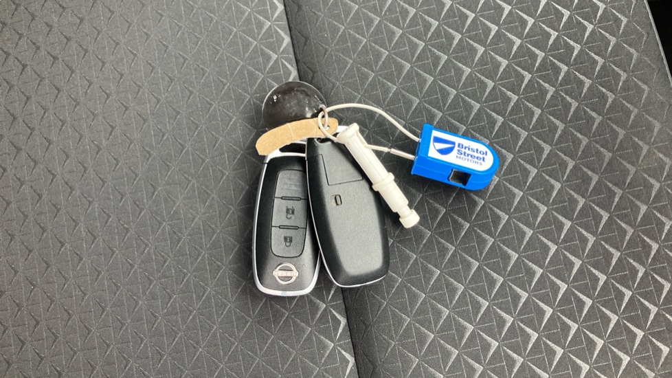 Nissan Juke 1.0 DiG-T 114 N-Connecta 5dr DCT Petrol Hatchback - Image 20