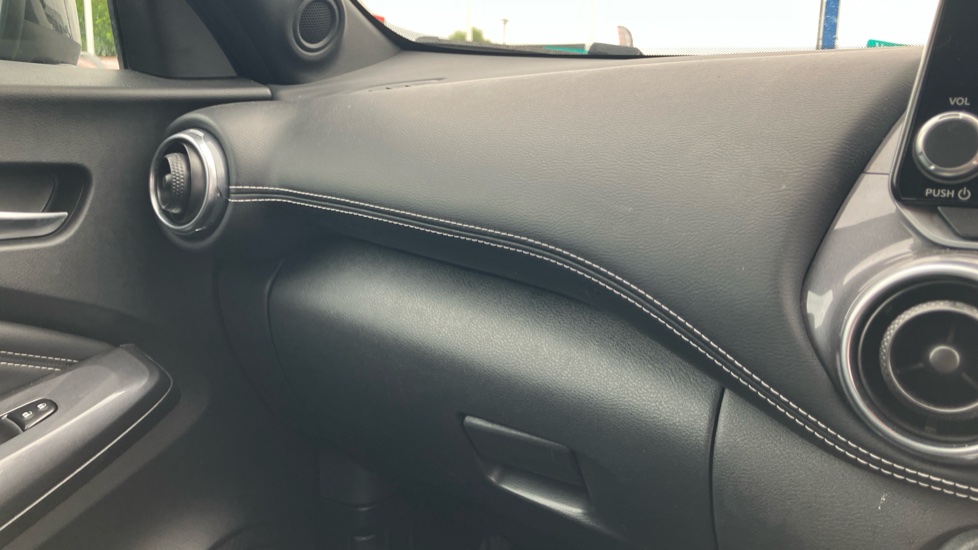 Nissan Juke 1.0 DiG-T 114 N-Connecta 5dr DCT Petrol Hatchback - Image 25