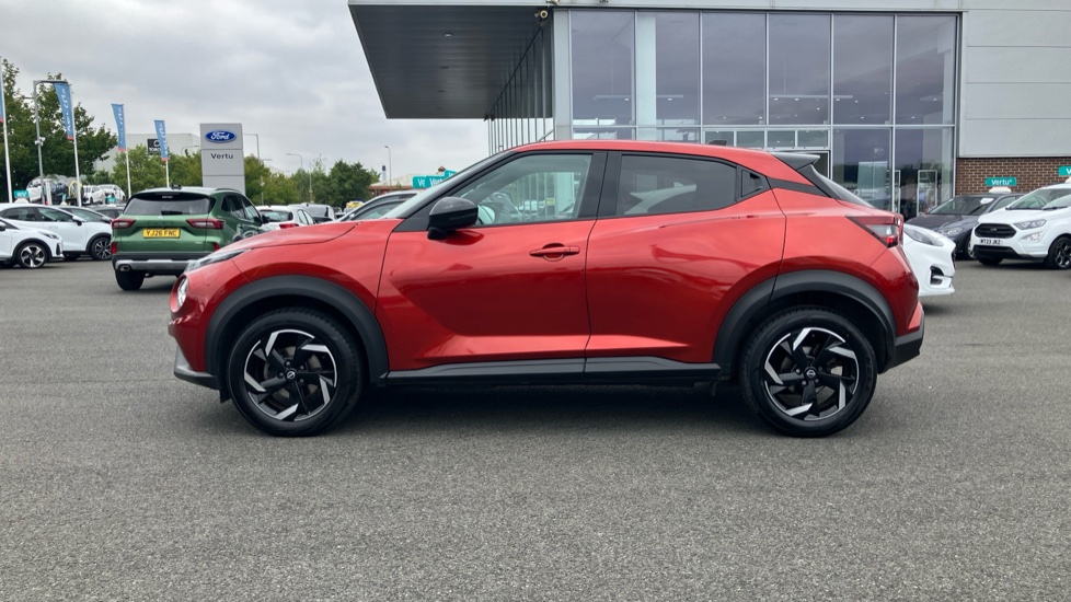 Nissan Juke 1.0 DiG-T 114 N-Connecta 5dr DCT Petrol Hatchback - Image 34