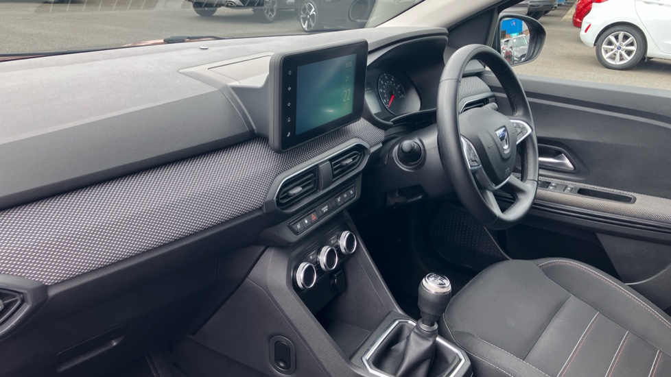 Dacia Jogger 1.0 TCe Extreme SE 5dr Petrol Estate - Image 9