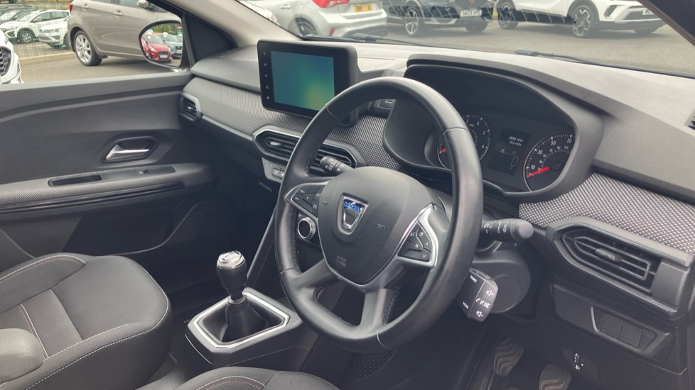 Dacia Jogger 1.0 TCe Extreme SE 5dr Petrol Estate - Image 11
