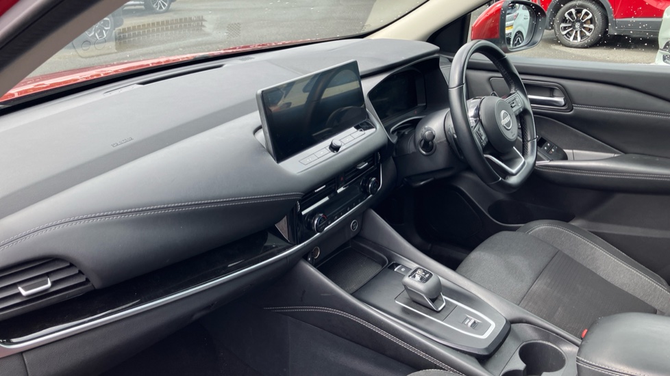 Nissan Qashqai 1.3 DiG-T MH 158 N-Connecta 5dr Xtronic Petrol Hatchback - Image 9