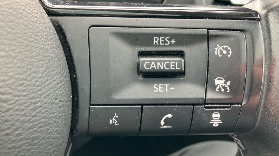 Nissan Qashqai 1.3 DiG-T MH 158 N-Connecta 5dr Xtronic Petrol Hatchback - Image 22