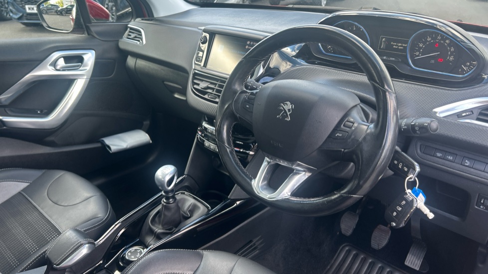 Peugeot 2008 1.2 PureTech 110 Allure Premium 5dr Petrol Estate - Image 11