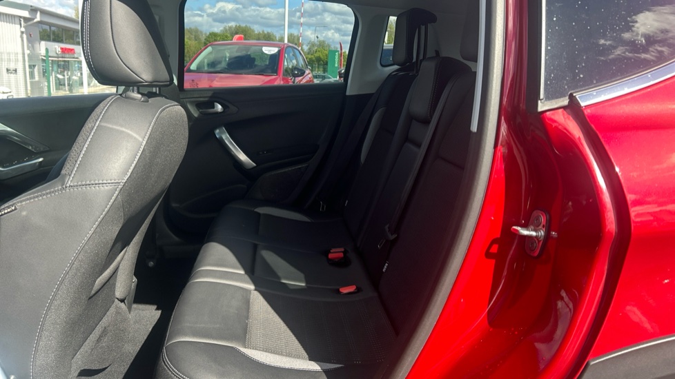 Peugeot 2008 1.2 PureTech 110 Allure Premium 5dr Petrol Estate - Image 16