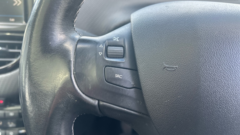 Peugeot 2008 1.2 PureTech 110 Allure Premium 5dr Petrol Estate - Image 24