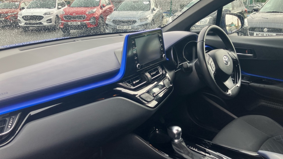 Toyota C-HR 1.8 Hybrid Dynamic 5dr CVT Hybrid Hatchback - Image 9
