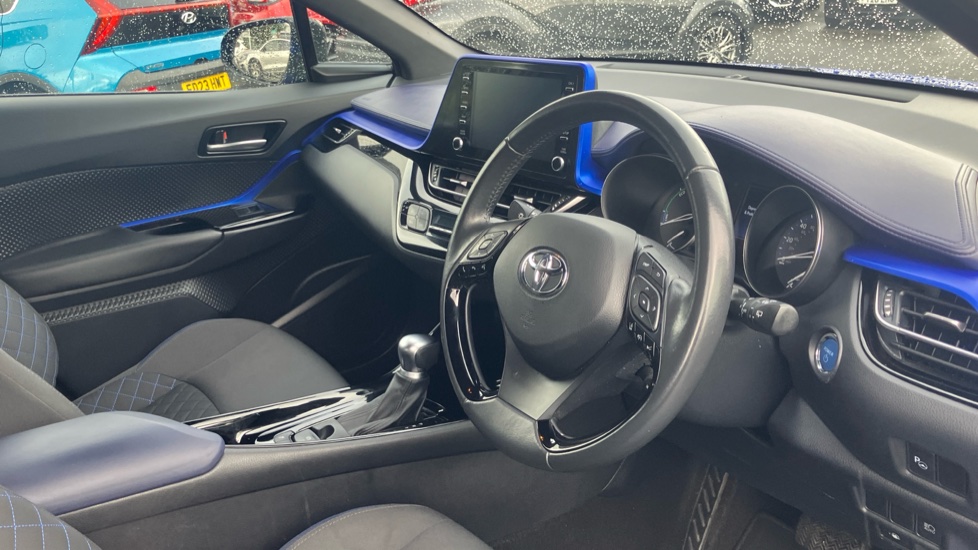 Toyota C-HR 1.8 Hybrid Dynamic 5dr CVT Hybrid Hatchback - Image 11