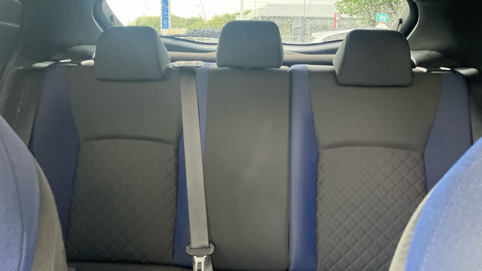 Toyota C-HR 1.8 Hybrid Dynamic 5dr CVT Hybrid Hatchback - Image 15