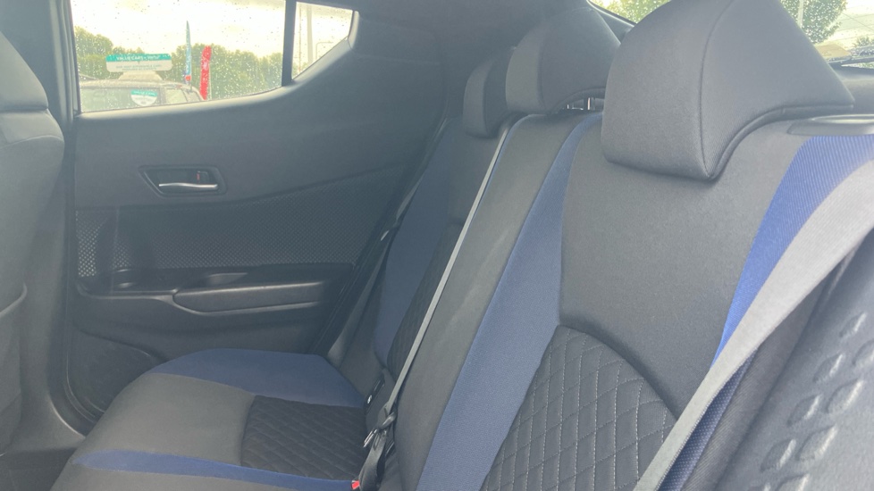 Toyota C-HR 1.8 Hybrid Dynamic 5dr CVT Hybrid Hatchback - Image 16