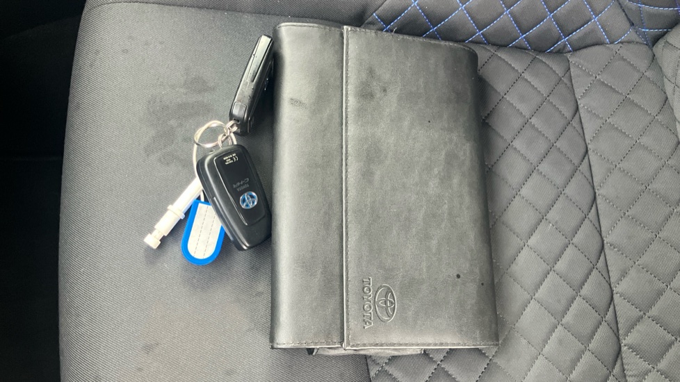 Toyota C-HR 1.8 Hybrid Dynamic 5dr CVT Hybrid Hatchback - Image 19