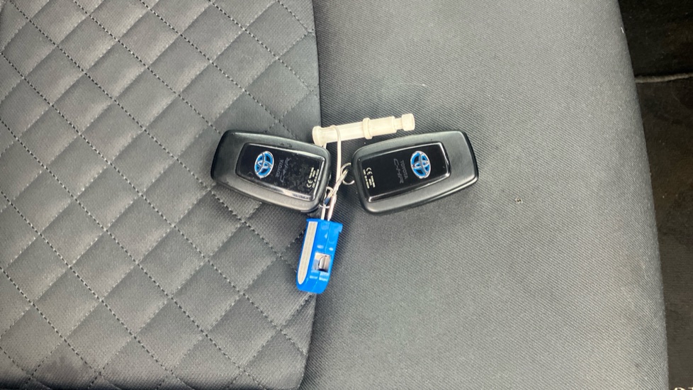 Toyota C-HR 1.8 Hybrid Dynamic 5dr CVT Hybrid Hatchback - Image 20