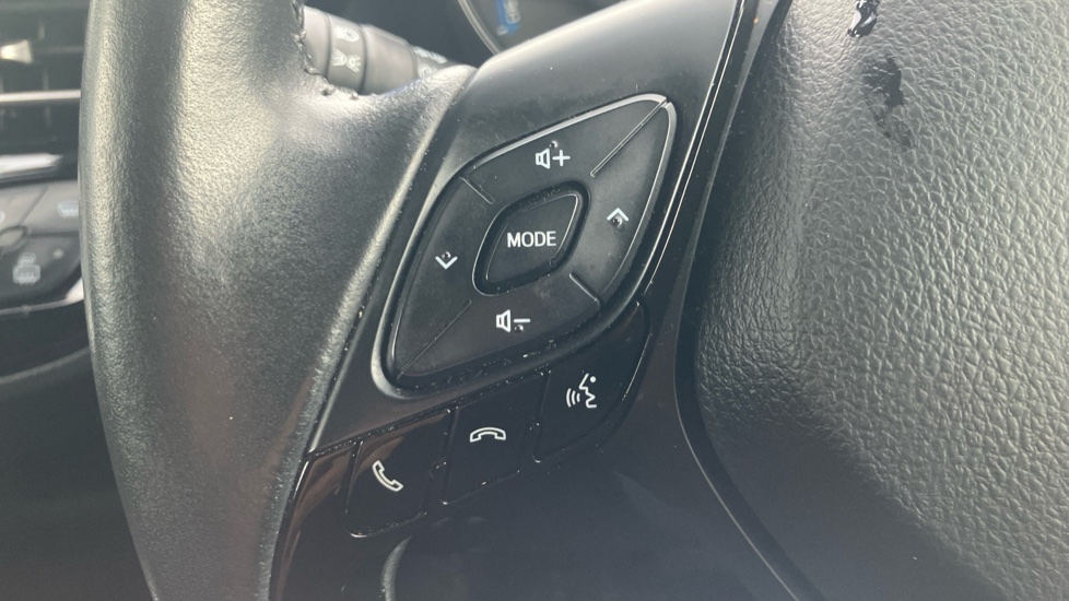 Toyota C-HR 1.8 Hybrid Dynamic 5dr CVT Hybrid Hatchback - Image 21