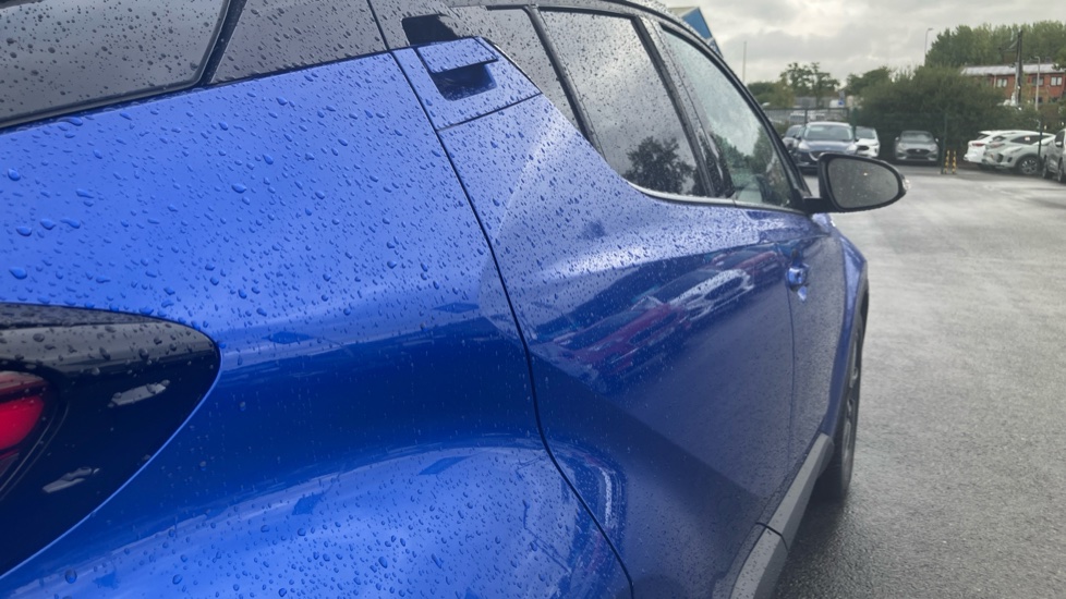 Toyota C-HR 1.8 Hybrid Dynamic 5dr CVT Hybrid Hatchback - Image 33