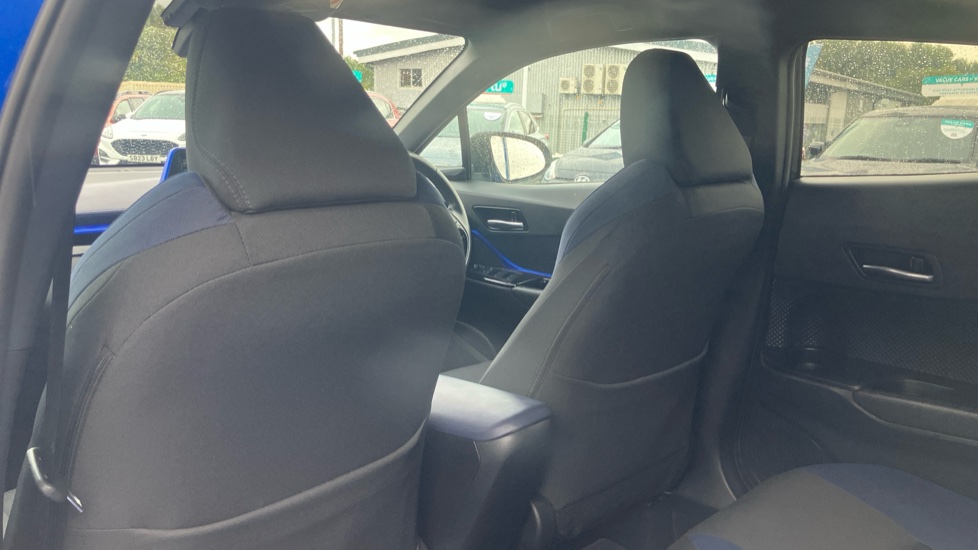 Toyota C-HR 1.8 Hybrid Dynamic 5dr CVT Hybrid Hatchback - Image 38