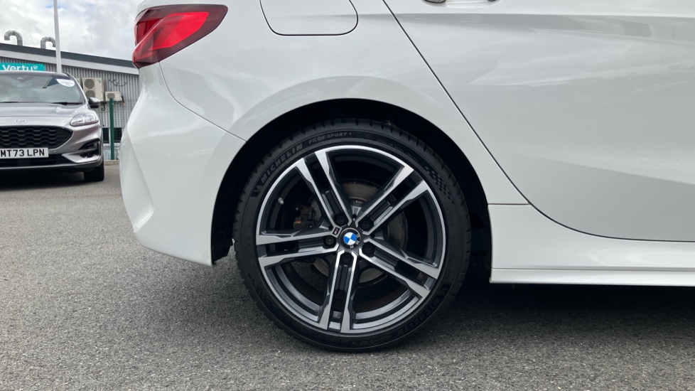 BMW 1 Series 118i [136] M Sport 5dr Petrol Hatchback - Image 7