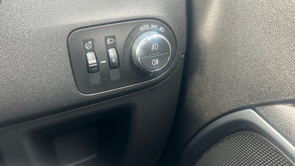 Vauxhall Crossland X 1.2 [83] Elite Nav 5dr Petrol Hatchback - Image 30