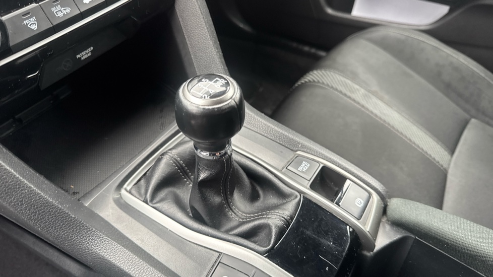 Honda Civic 1.6 i-DTEC SR 5dr Diesel Hatchback - Image 13