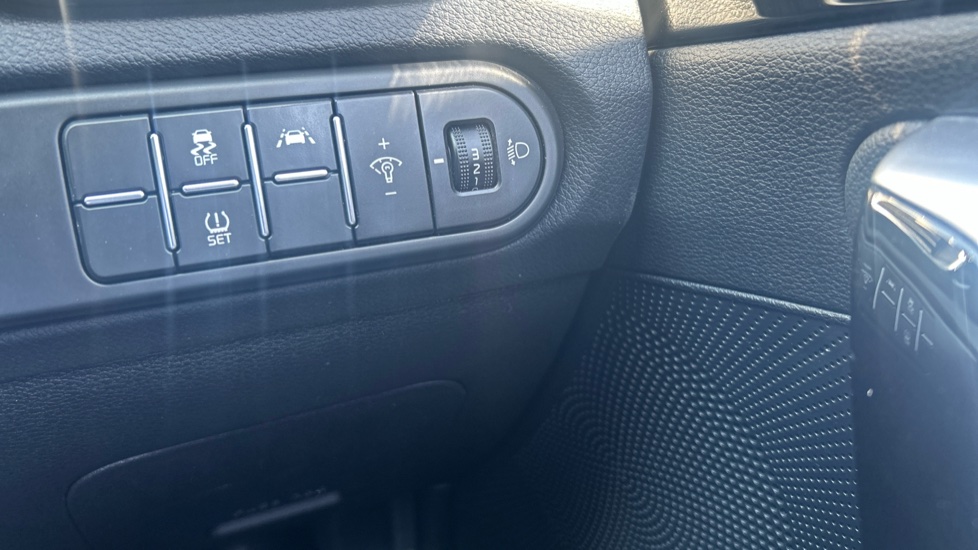 Kia Xceed 1.0T GDi ISG 3 5dr Petrol Hatchback - Image 31