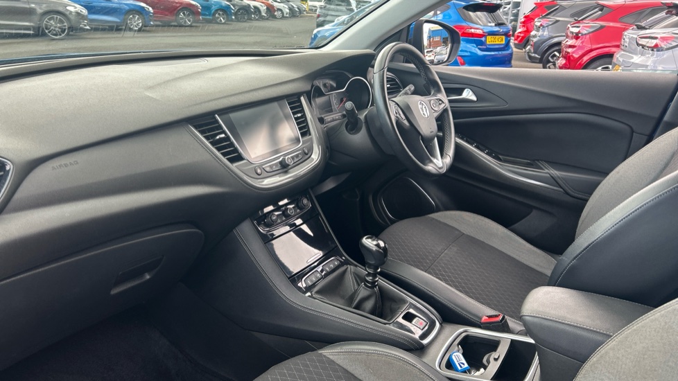 Vauxhall Grandland X 1.2 Turbo Tech Line Nav 5dr Petrol Hatchback - Image 9