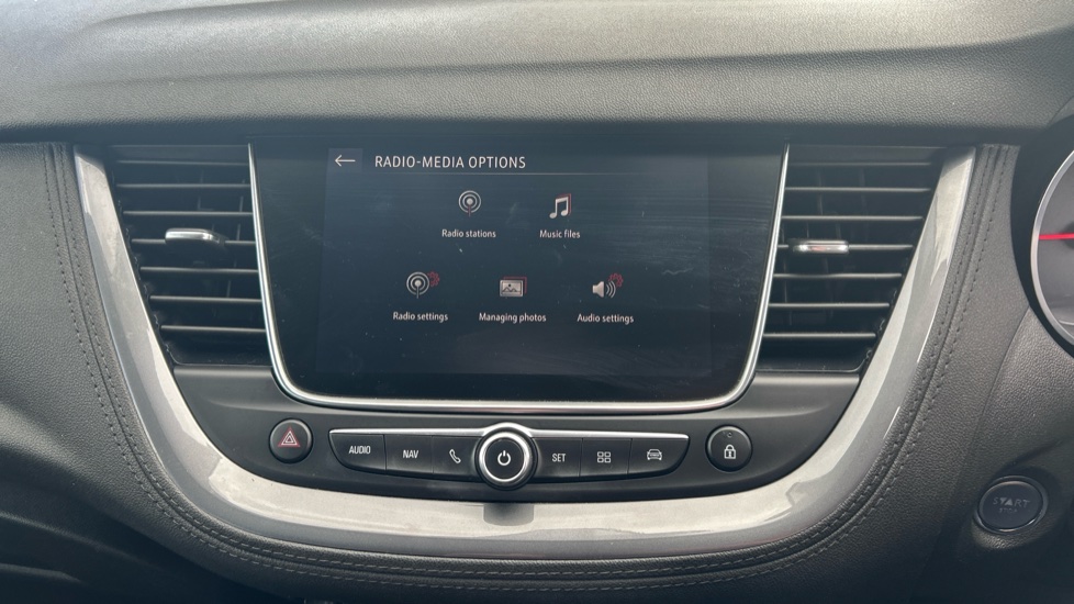 Vauxhall Grandland X 1.2 Turbo Tech Line Nav 5dr Petrol Hatchback - Image 12