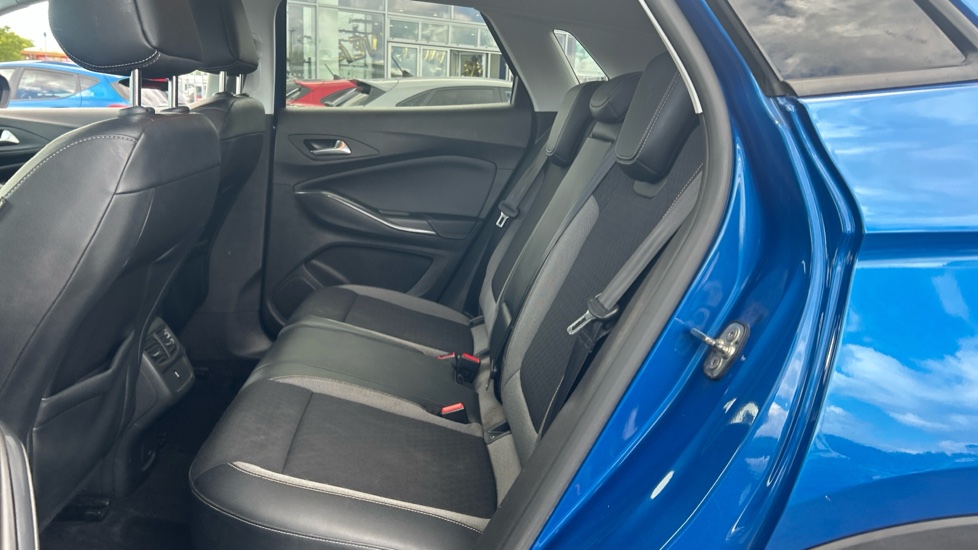 Vauxhall Grandland X 1.2 Turbo Tech Line Nav 5dr Petrol Hatchback - Image 16