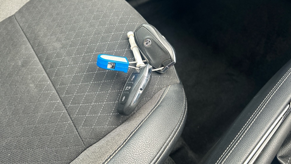 Vauxhall Grandland X 1.2 Turbo Tech Line Nav 5dr Petrol Hatchback - Image 20