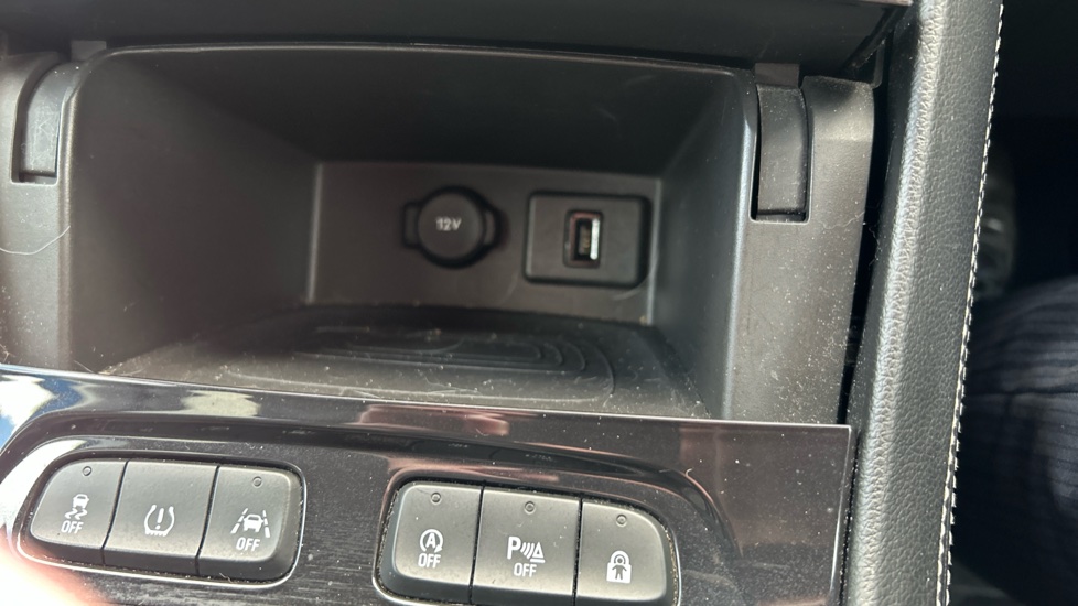 Vauxhall Grandland X 1.2 Turbo Tech Line Nav 5dr Petrol Hatchback - Image 32