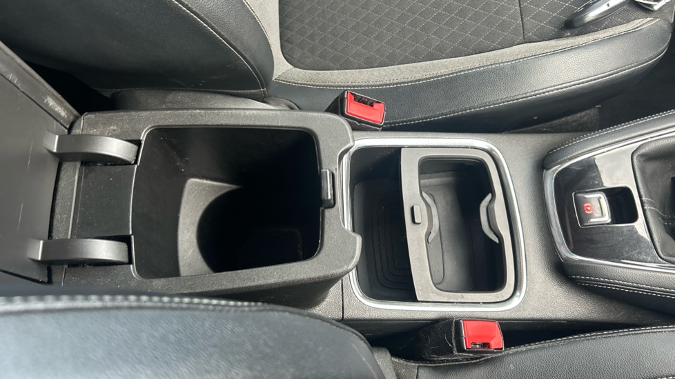Vauxhall Grandland X 1.2 Turbo Tech Line Nav 5dr Petrol Hatchback - Image 33