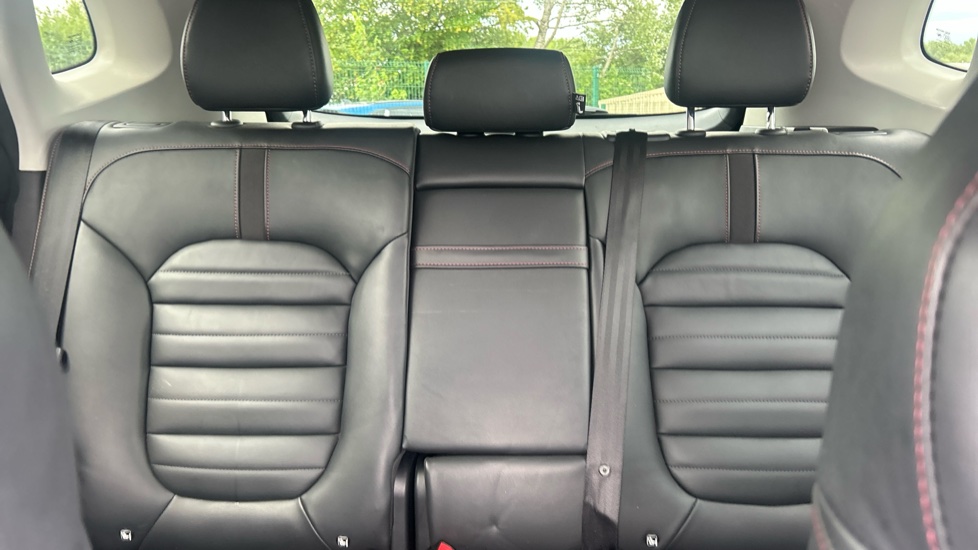 MG HS 1.5 T-GDI Trophy 5dr DCT Petrol Hatchback - Image 15