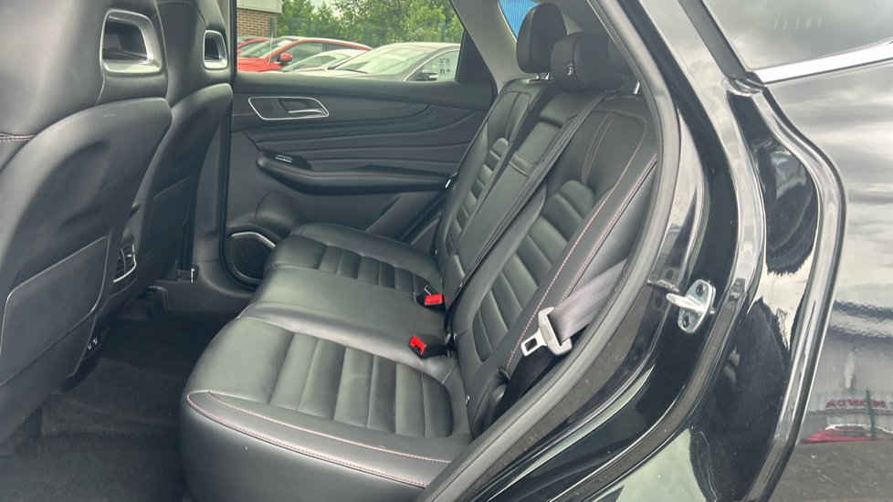 MG HS 1.5 T-GDI Trophy 5dr DCT Petrol Hatchback - Image 16