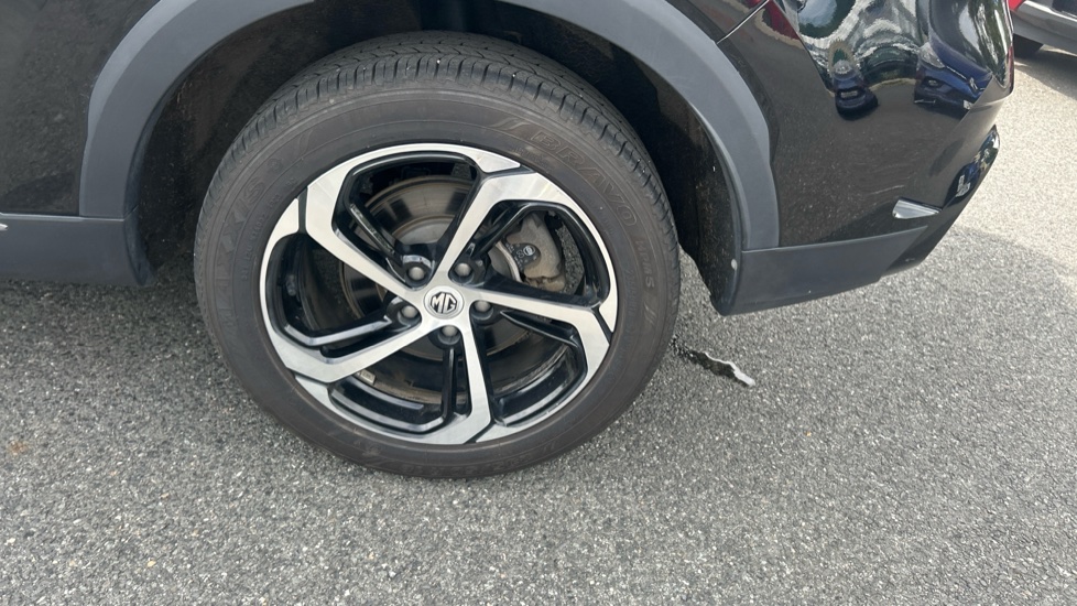 MG HS 1.5 T-GDI Trophy 5dr DCT Petrol Hatchback - Image 41