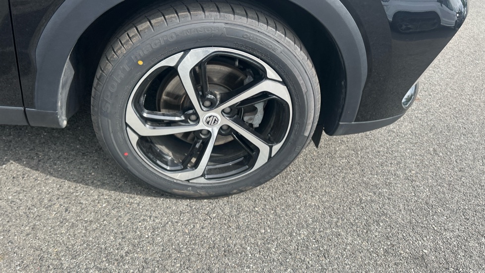 MG HS 1.5 T-GDI Trophy 5dr DCT Petrol Hatchback - Image 42