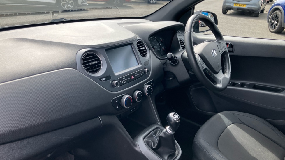 Hyundai i10 1.0 Go SE 5dr Petrol Hatchback - Image 9