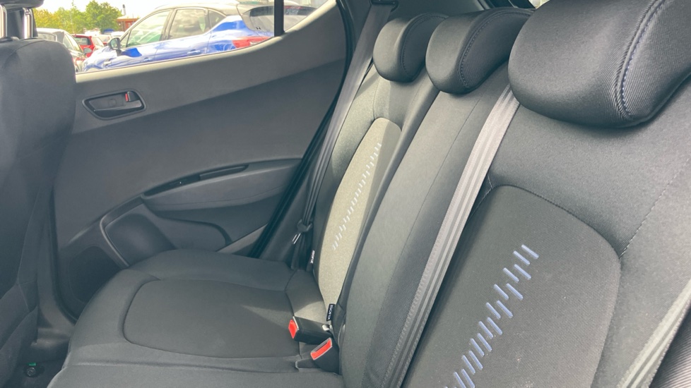 Hyundai i10 1.0 Go SE 5dr Petrol Hatchback - Image 16