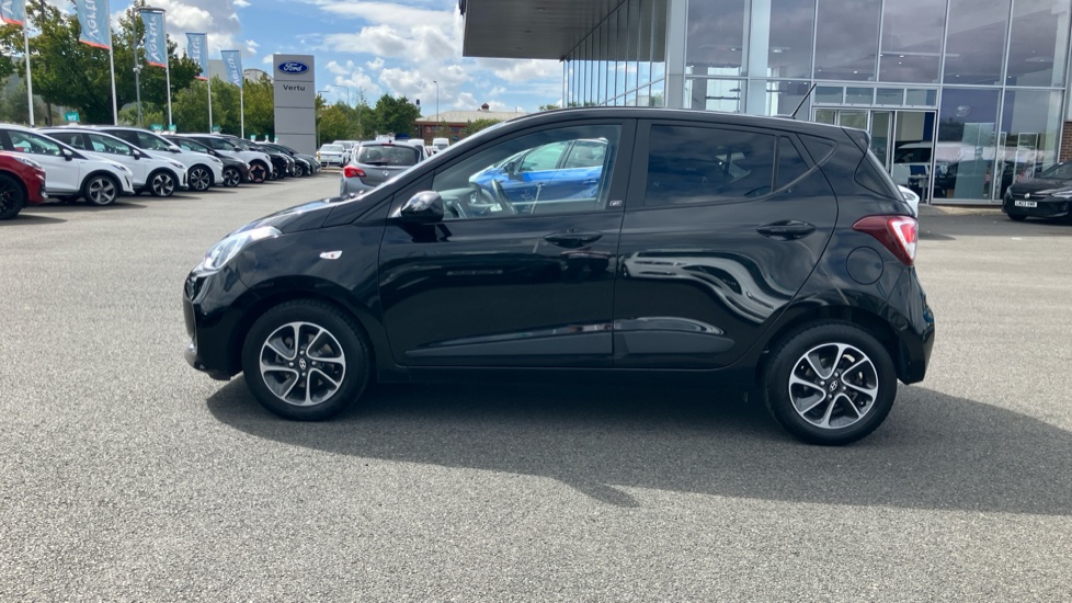 Hyundai i10 1.0 Go SE 5dr Petrol Hatchback - Image 32