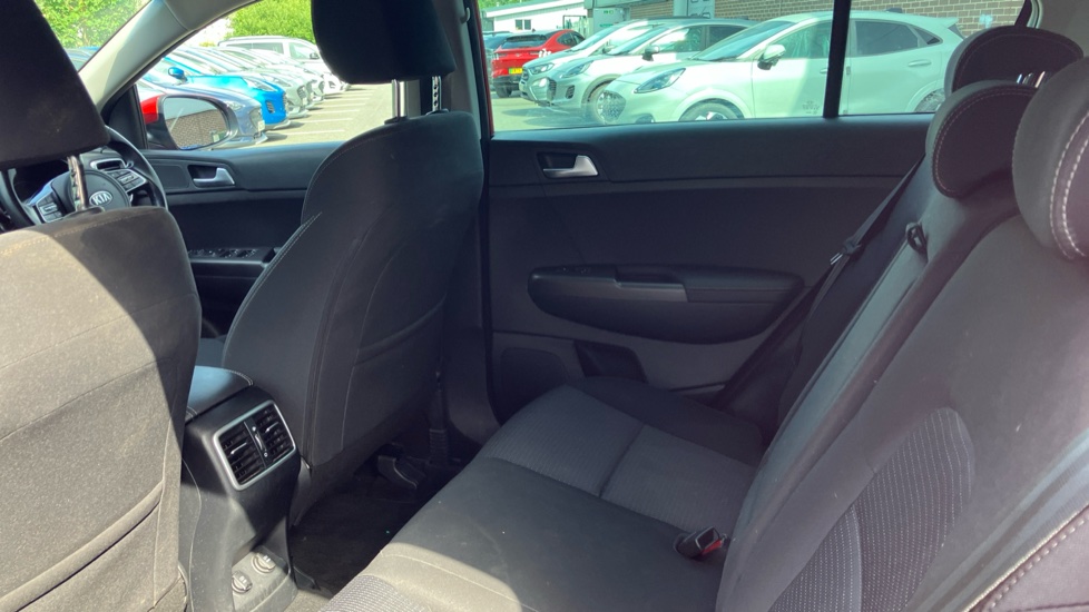 Kia Sportage 1.6 GDi ISG 2 5dr Petrol Estate - Image 16