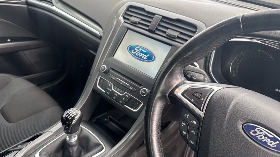 Ford Mondeo 2.0 TDCi ECOnetic Titanium 5dr Diesel Hatchback - Image 14