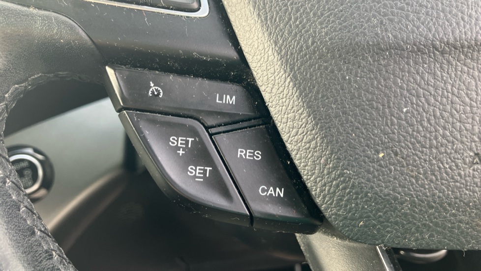 Ford Kuga 1.5 TDCi Zetec 5dr 2WD Diesel Estate - Image 21