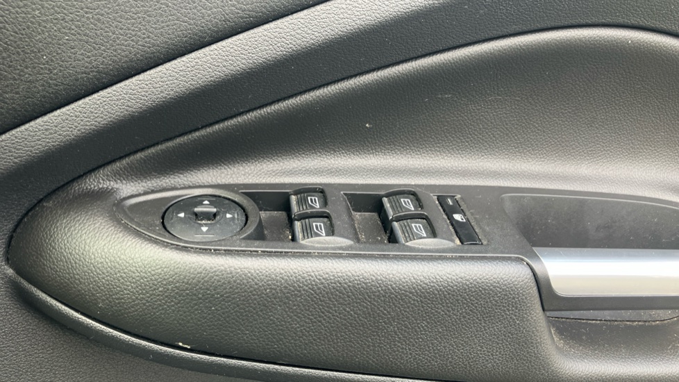 Ford Kuga 1.5 TDCi Zetec 5dr 2WD Diesel Estate - Image 29