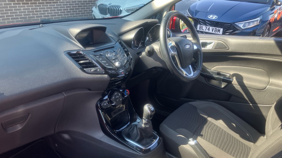 Ford Fiesta 1.25 82 Zetec 3dr Petrol Hatchback - Image 9
