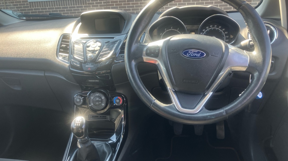 Ford Fiesta 1.25 82 Zetec 3dr Petrol Hatchback - Image 10
