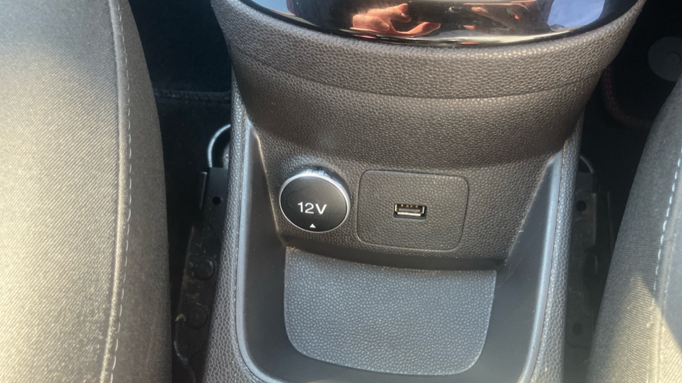Ford Fiesta 1.25 82 Zetec 3dr Petrol Hatchback - Image 31