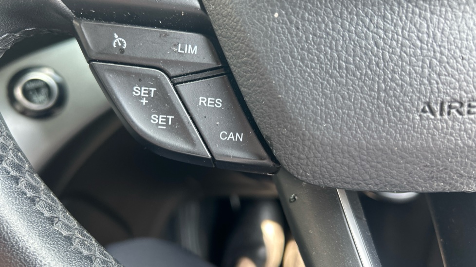 Ford Kuga 1.5 EcoBoost 120 Zetec 5dr 2WD Petrol Estate - Image 27