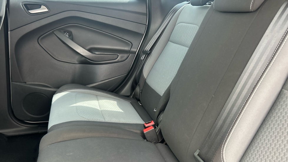 Ford Kuga 1.5 EcoBoost 120 Zetec 5dr 2WD Petrol Estate - Image 38