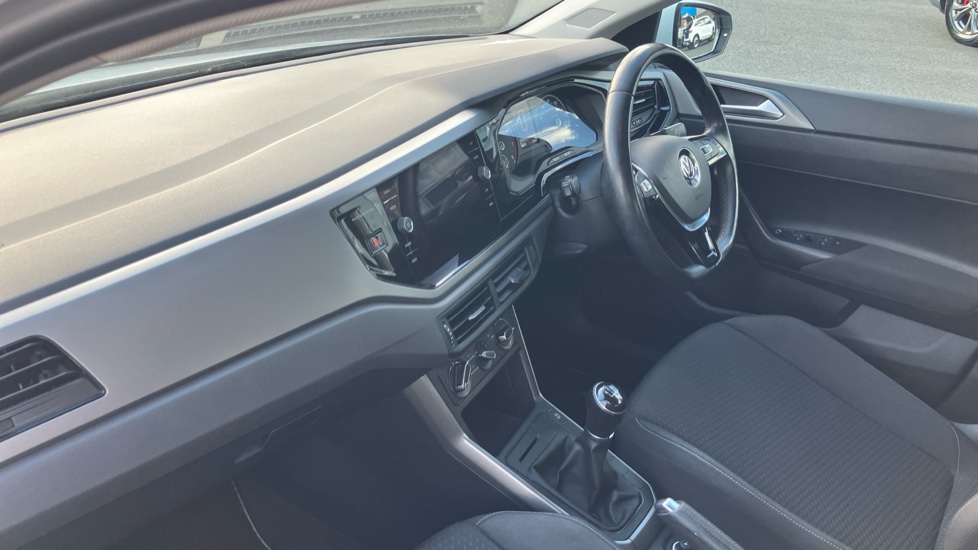 Volkswagen Polo 1.0 SE 5dr Petrol Hatchback - Image 9