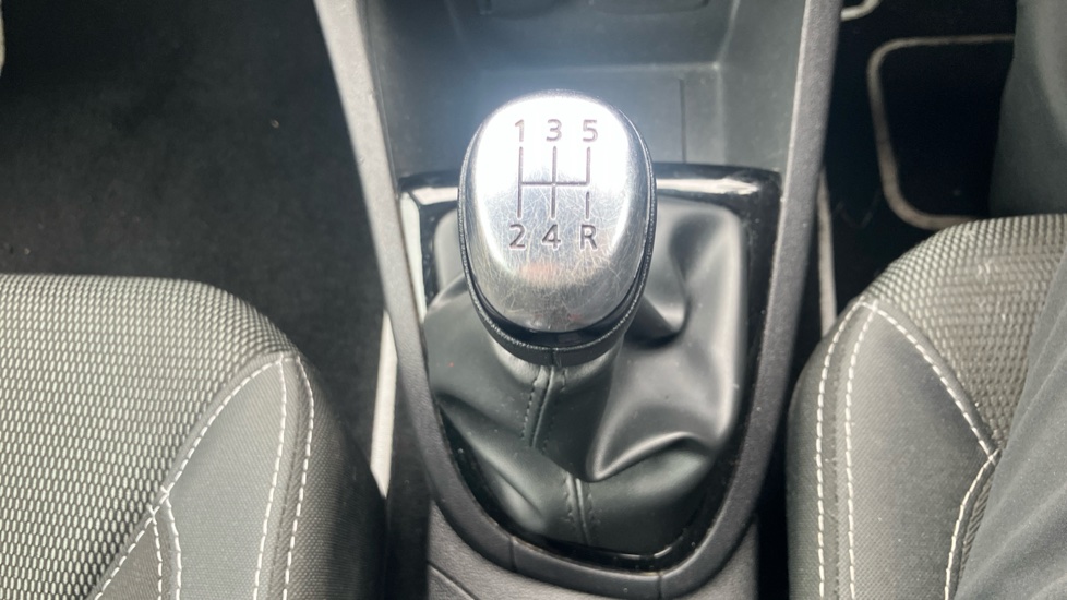 Renault Clio 0.9 TCE 90 Iconic 5dr Petrol Hatchback - Image 30