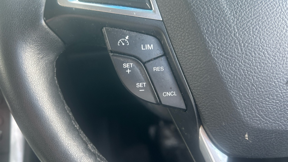 Ford Edge 2.0 TDCi 210 Titanium 5dr Powershift Diesel Estate - Image 24