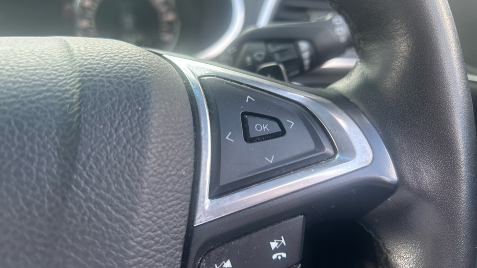 Ford Edge 2.0 TDCi 210 Titanium 5dr Powershift Diesel Estate - Image 26